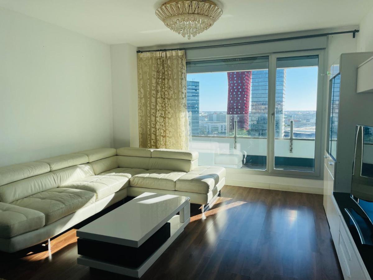 Fira De Barcelona City View Apartment With Garage Parking L'Hospitalet de Llobregat Eksteriør billede
