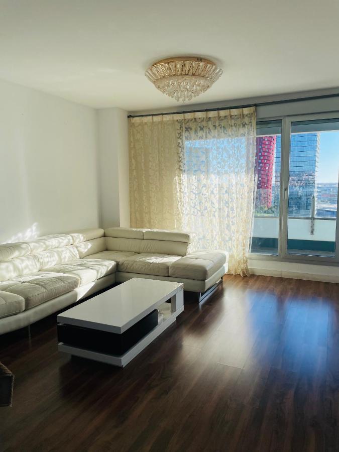 Fira De Barcelona City View Apartment With Garage Parking L'Hospitalet de Llobregat Eksteriør billede