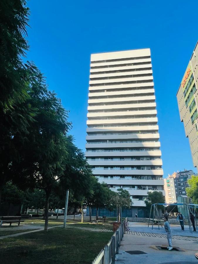 Fira De Barcelona City View Apartment With Garage Parking L'Hospitalet de Llobregat Eksteriør billede